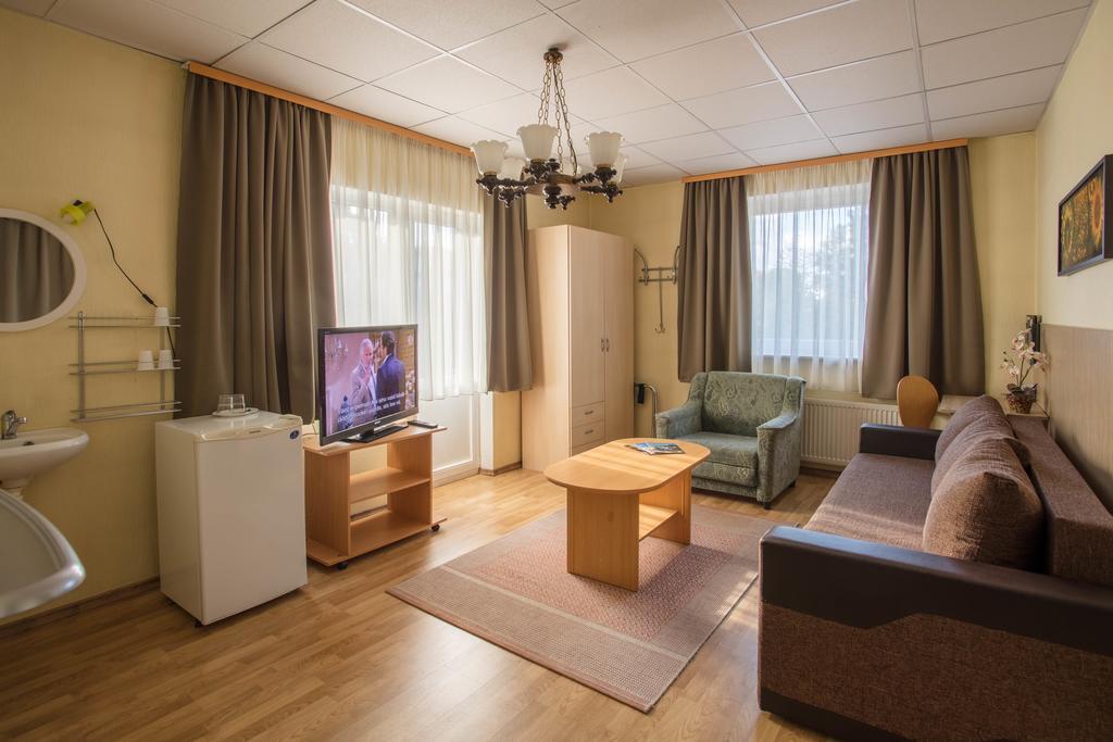 Endla Hotell Вильянди Экстерьер фото